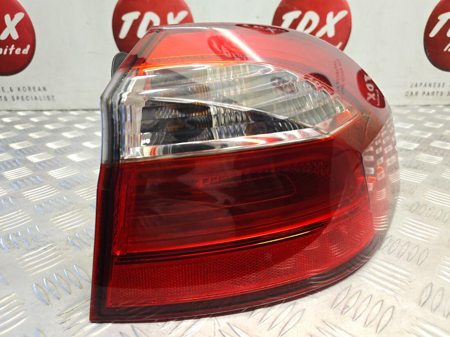 KIA RIO UB MK3 2011-2017 GENUINE DRIVERS SIDE REAR BODY BRAKE LIGHT 92402-1W2