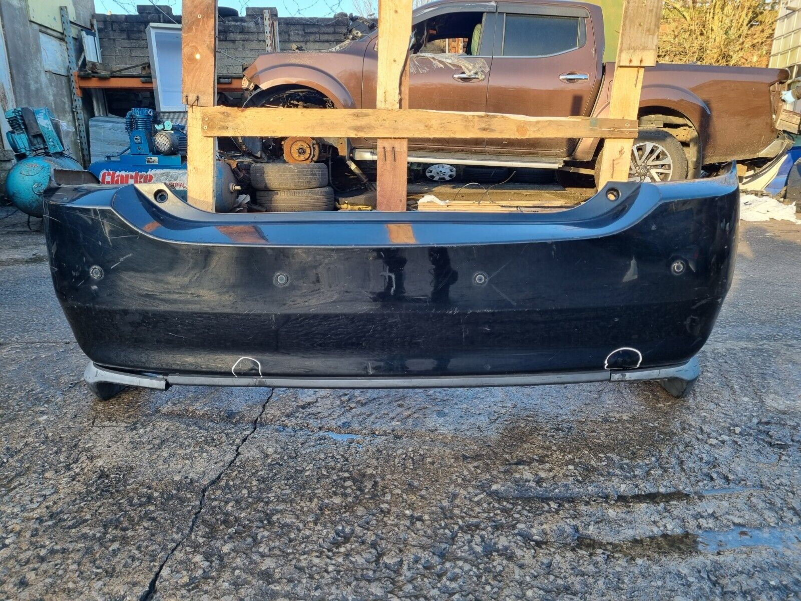 TOYOTA PRIUS MK3 2009-2014 GENUINE REAR BUMPER BLACK COLLECTION – TDX LTD