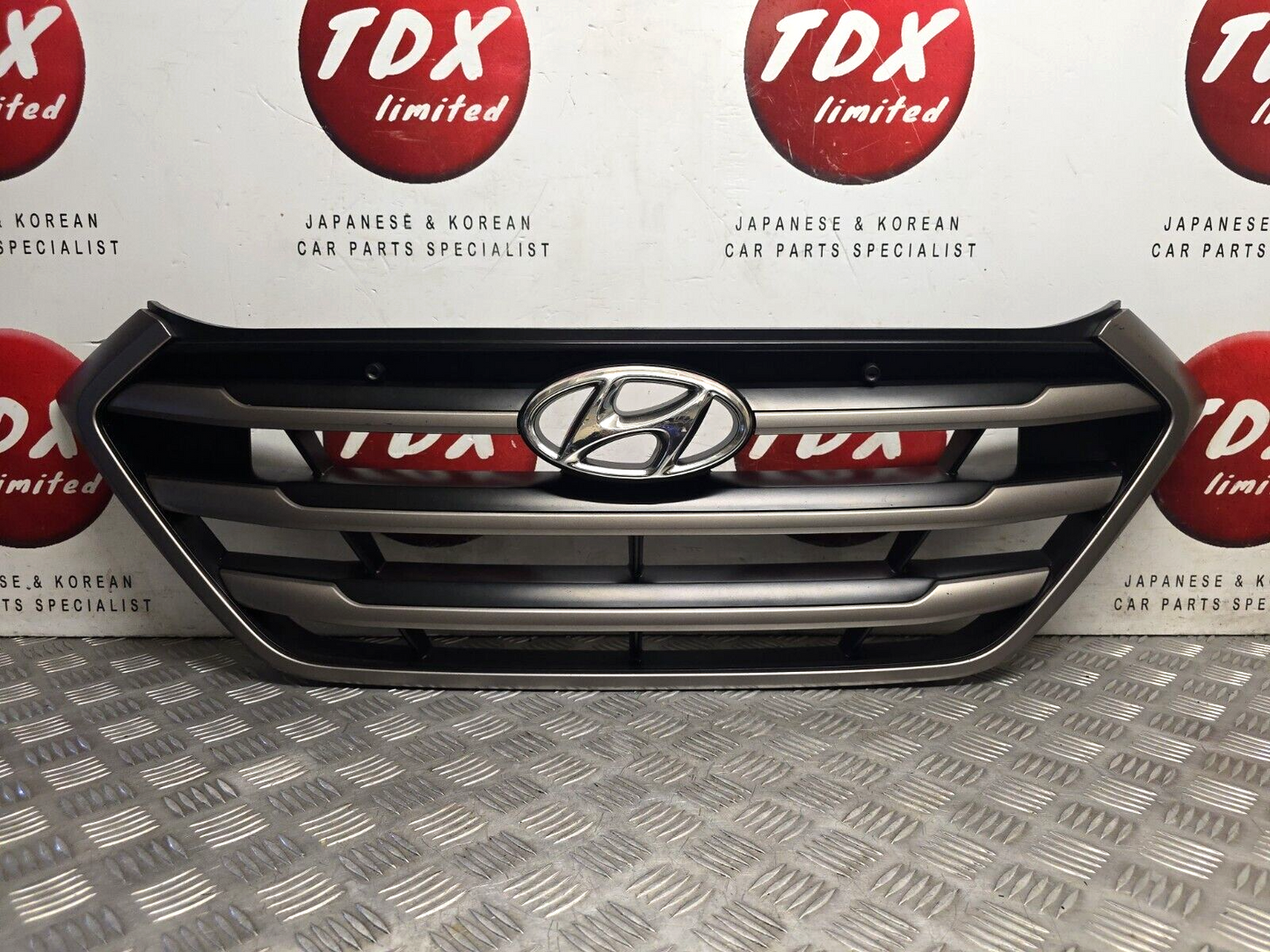 HYUNDAI TUCSON MK3 2015-2018 GENUINE FRONT BUMPER CENTRE GRILLE 86351-D7000