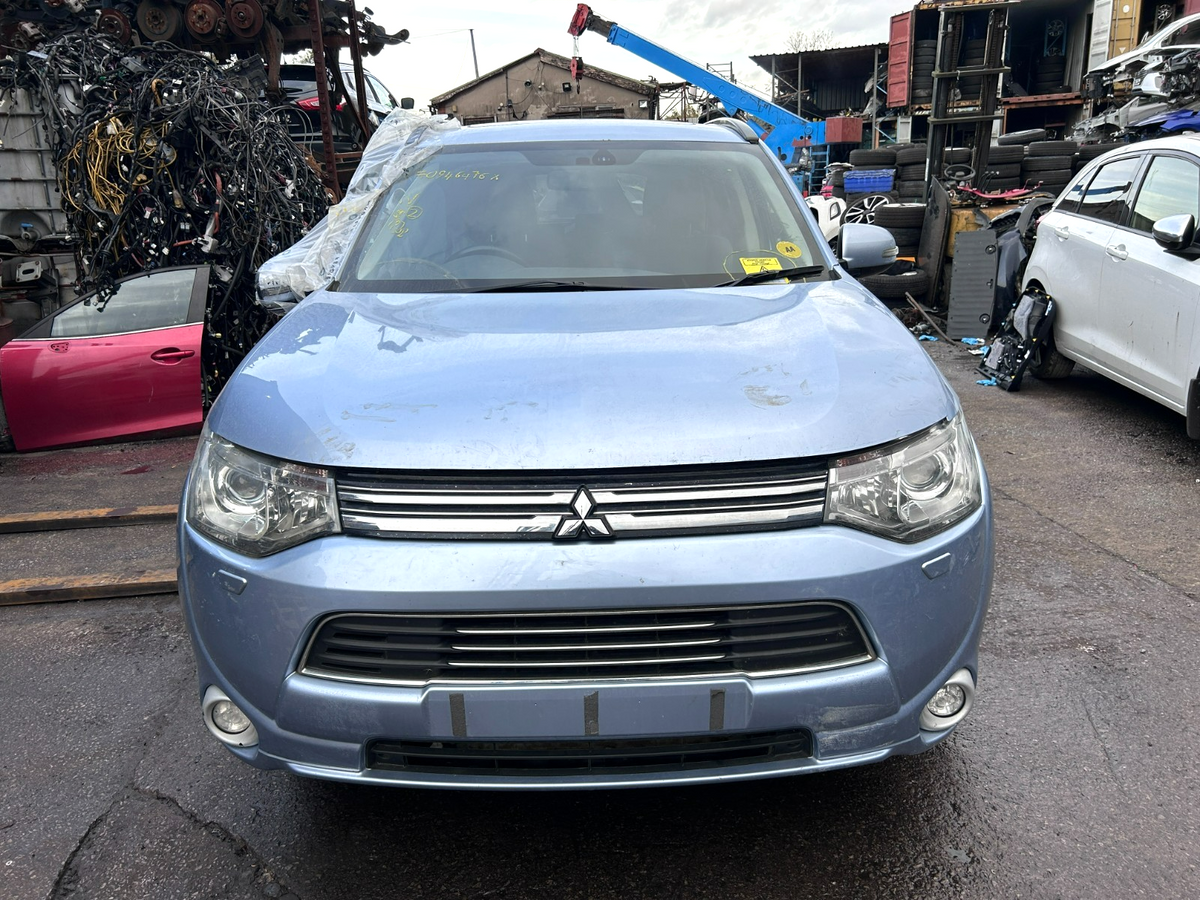 Mitsubishi Outlander GG2W MK3 2013-2015 Genuine Front Bumper U21A Bluish Silver - photo 1 of 3