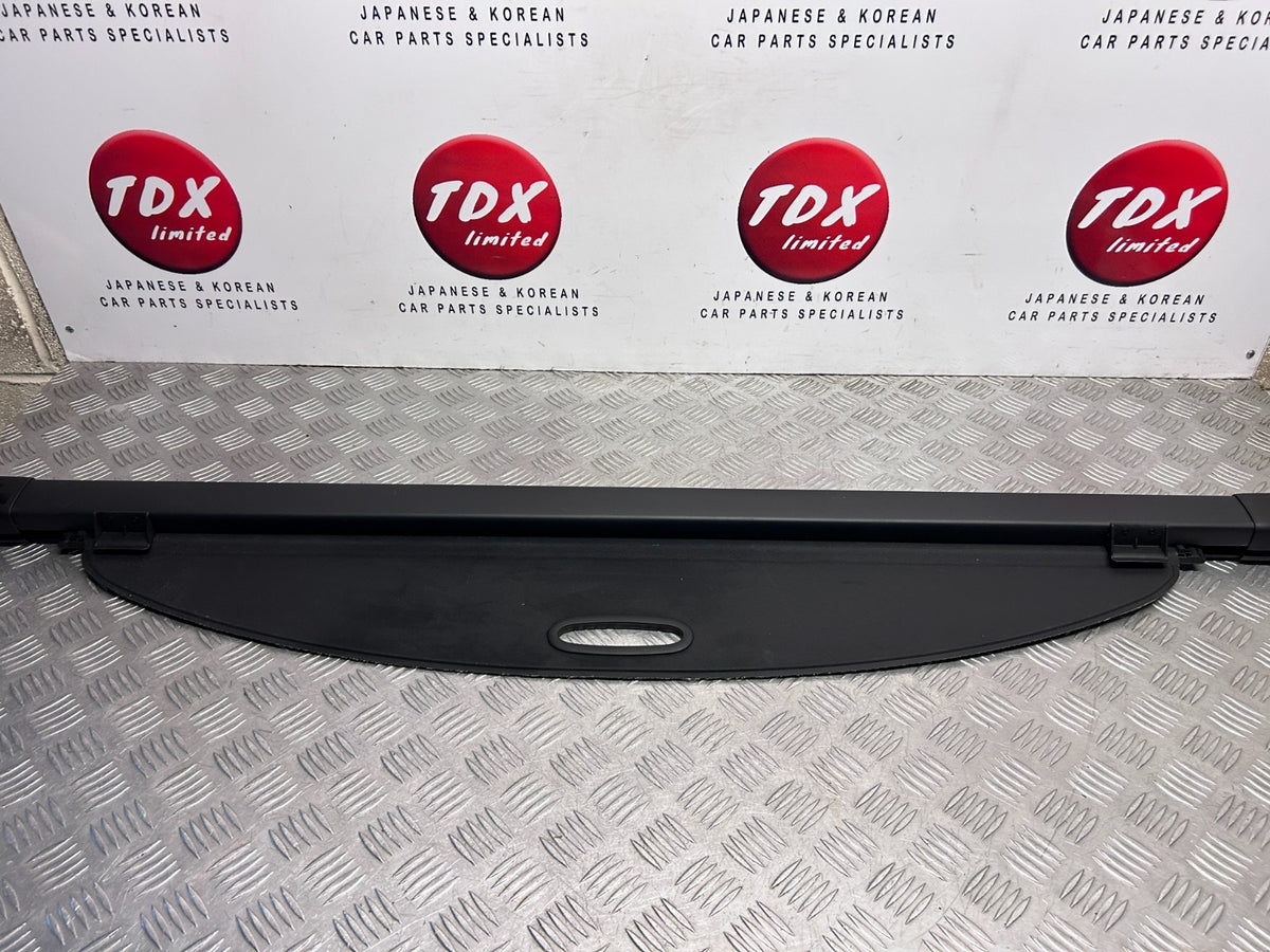 Hyundai ix35 LM MK1 2010-2015 Genuine Roller Blind Parcel Shelf / Luggage Cover - photo 5 of 7