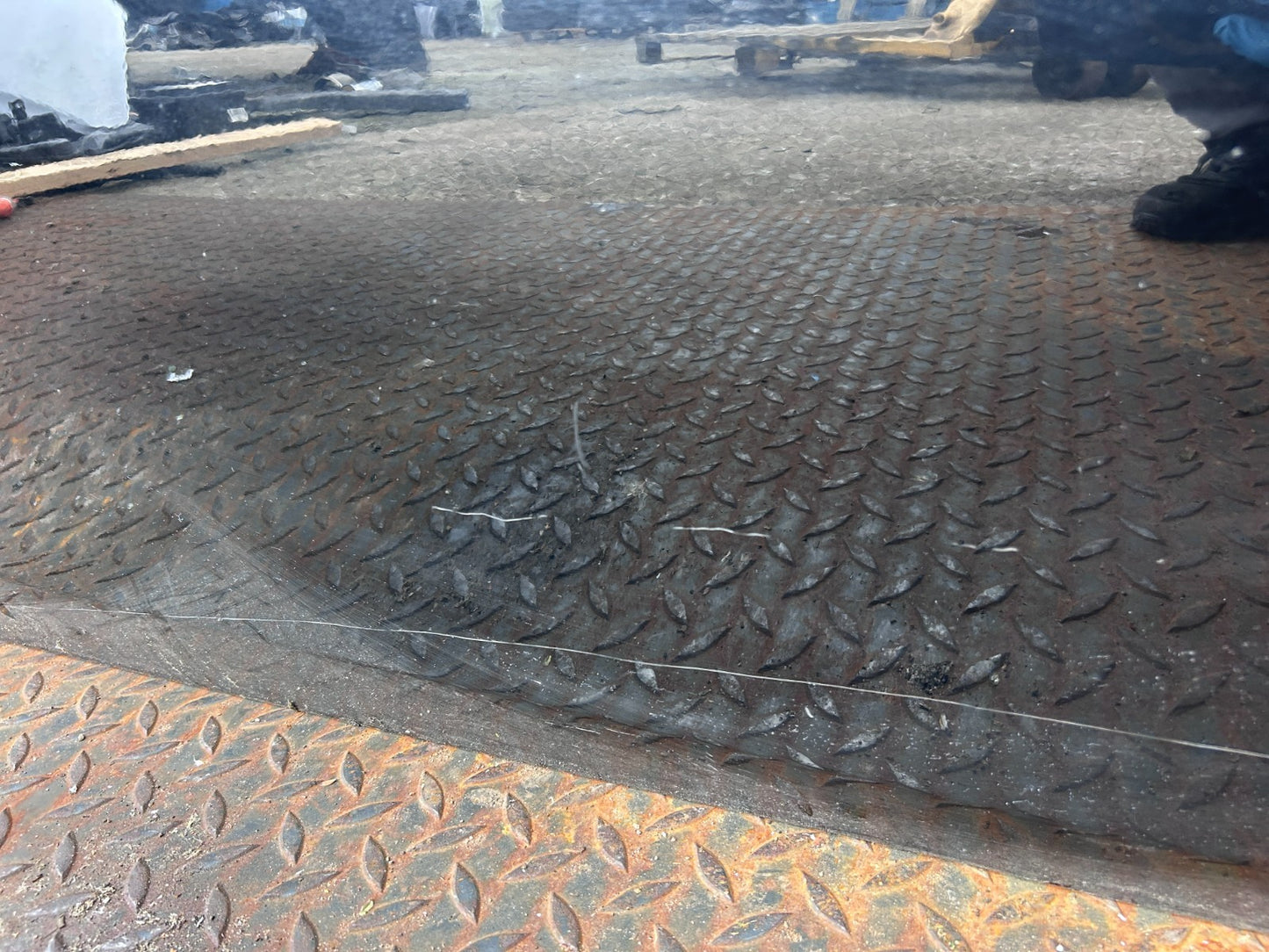 47370913
