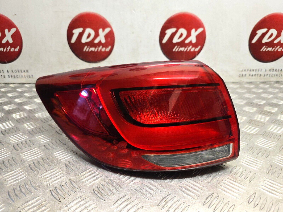 Kia Sportage SL MK3 2013-2015 Facelift Passengers Rear Outer Body Brake Light - photo 1 of 10