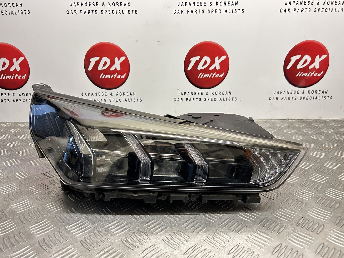 Hyundai Ioniq 2020-2022 Driver Side Facelift Genuine Xenon Headlight 1