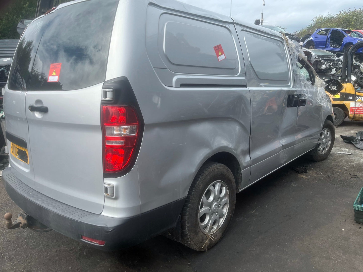 2010 HYUNDAI ILOAD (TQ) COMFORT 2.5 DIESEL 5 SPEED MANUAL PANEL VAN VEHICLE FOR BREAKING AND PARTS