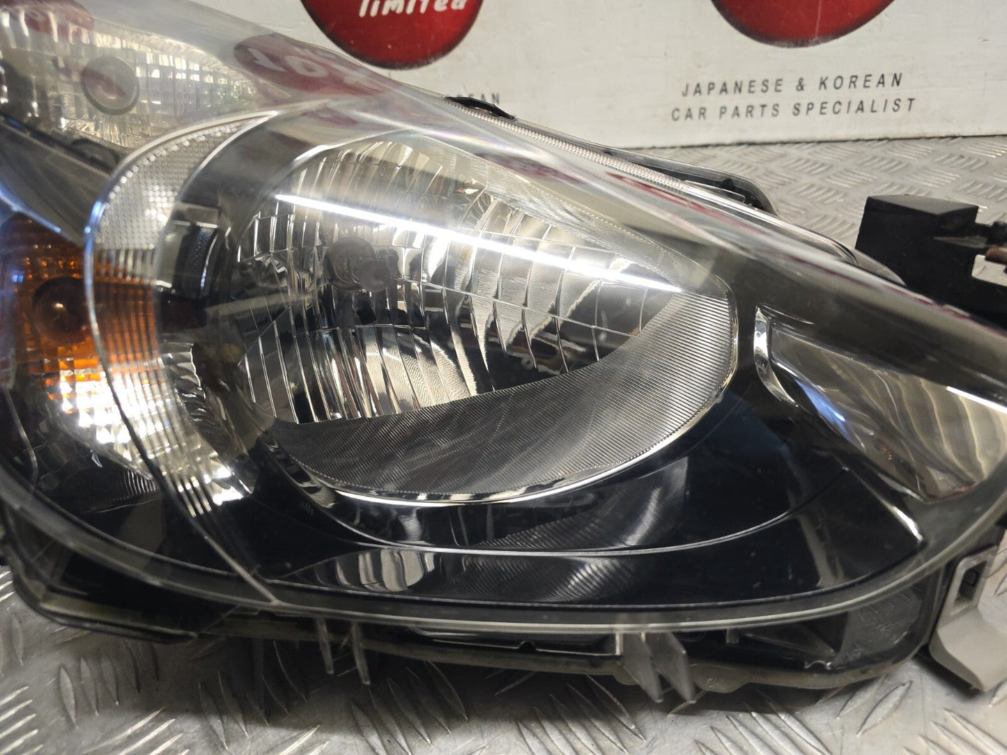 MAZDA 2 (DJ) MK3 2015-2018 PRE-FACELIFT GENUINE DRIVERS SIDE HALOGEN HEADLIGHT