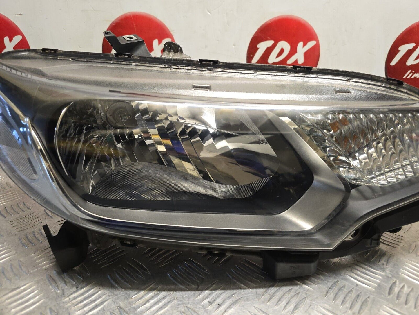 HONDA JAZZ MK4 2015-2018 GENUINE DRIVERS SIDE FRONT HALOGEN HEADLIGHT LAMP