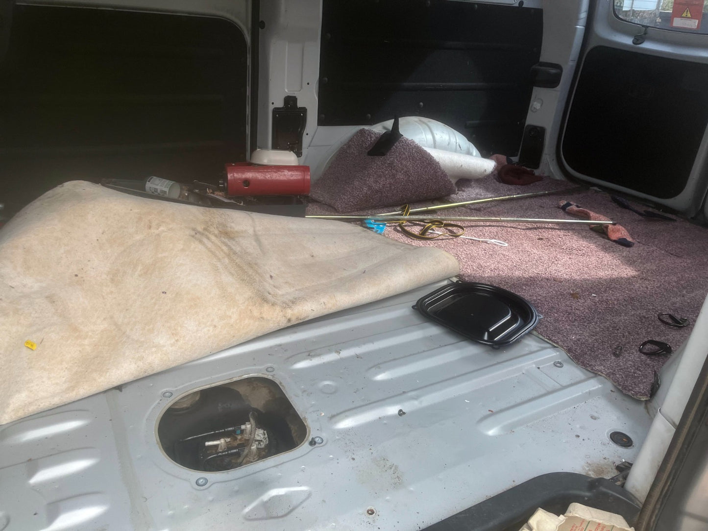 2010 HYUNDAI ILOAD (TQ) COMFORT 2.5 DIESEL 5 SPEED MANUAL PANEL VAN VEHICLE FOR BREAKING AND PARTS