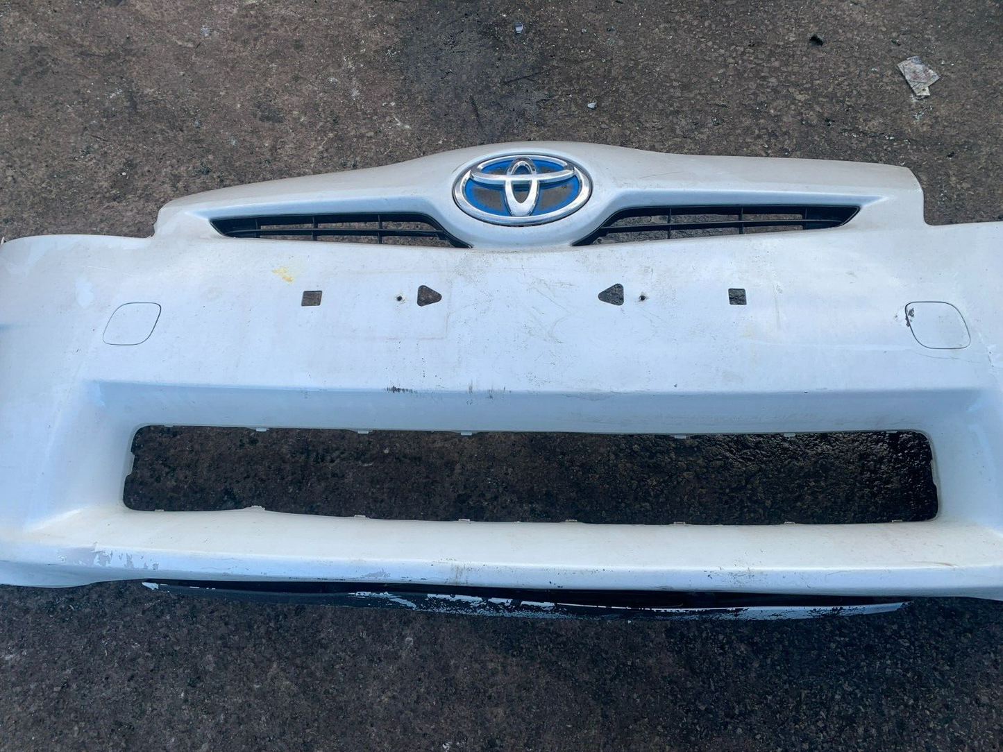 TOYOTA PRIUS MK2 2009-2014 PRE-FACELIFT GENUINE FRONT BUMPER WHITE