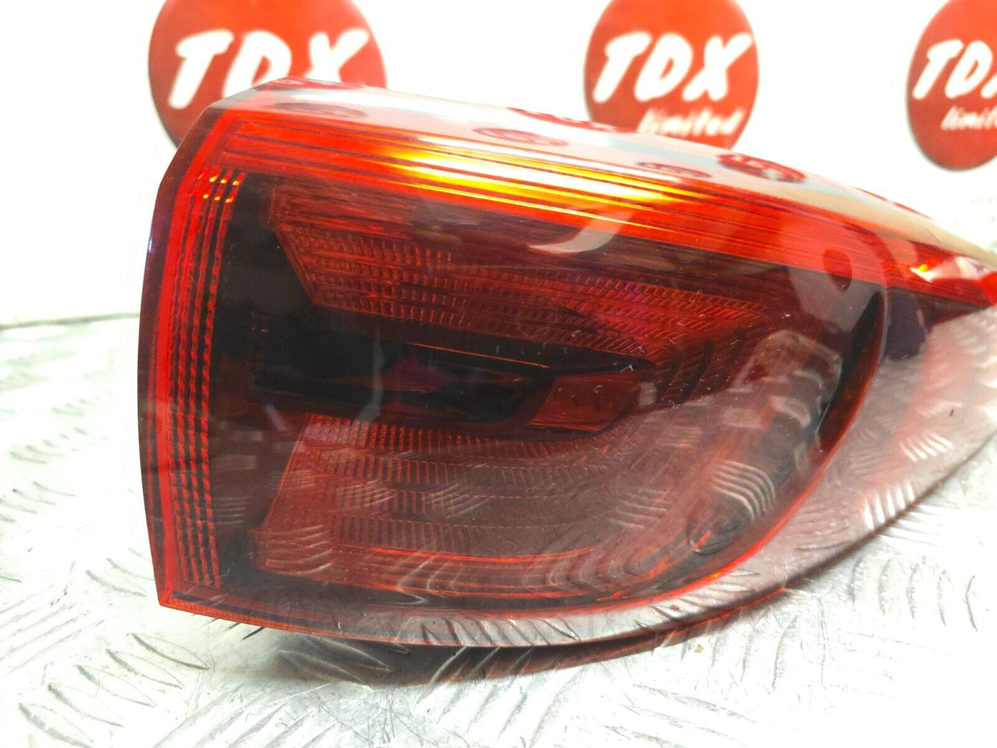 KIA SPORTAGE MK4 2016-2019 DRIVERS REAR HALOGEN BODY BRAKE LIGHT LAMP 92402-F10