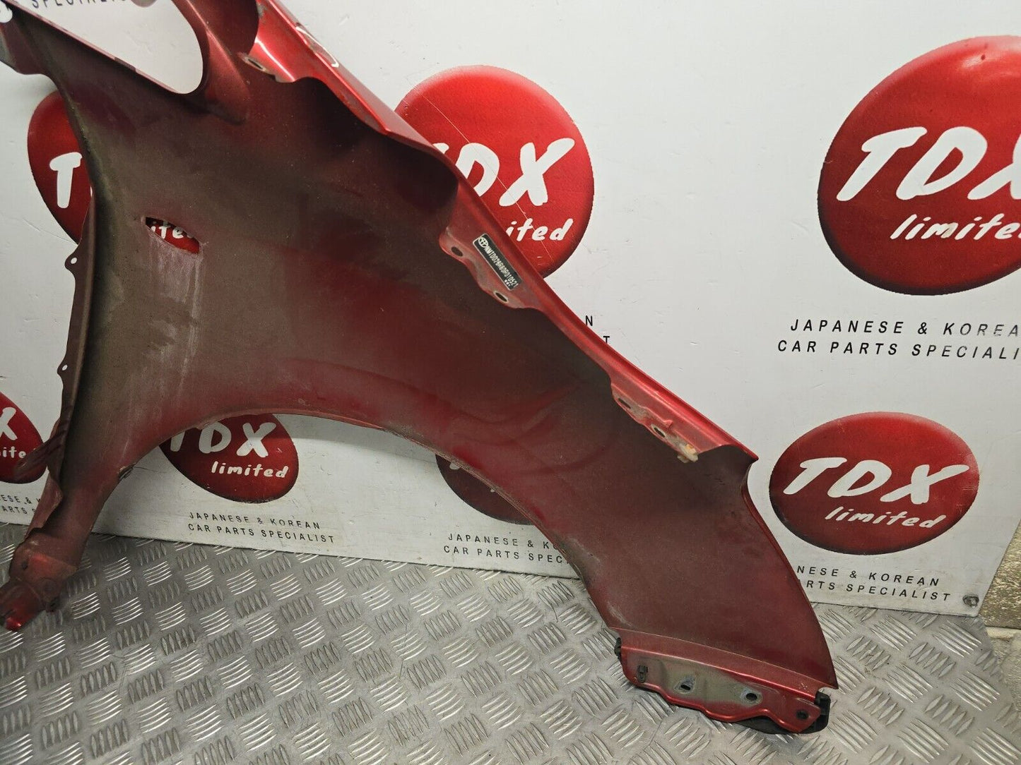 TOYOTA VERSO 2009-2012 GENUINE PASSENGER SIDE WING/FENDER RED