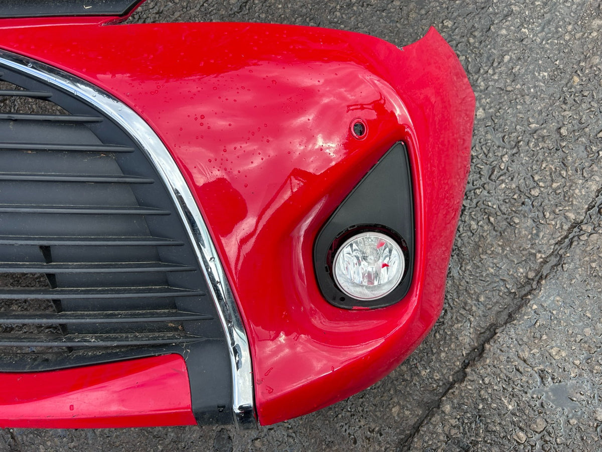 Toyota Yaris XP130 MK3 2014-2017 Genuine Complete Front Bumper 3P0 Super Red - photo 5 of 17