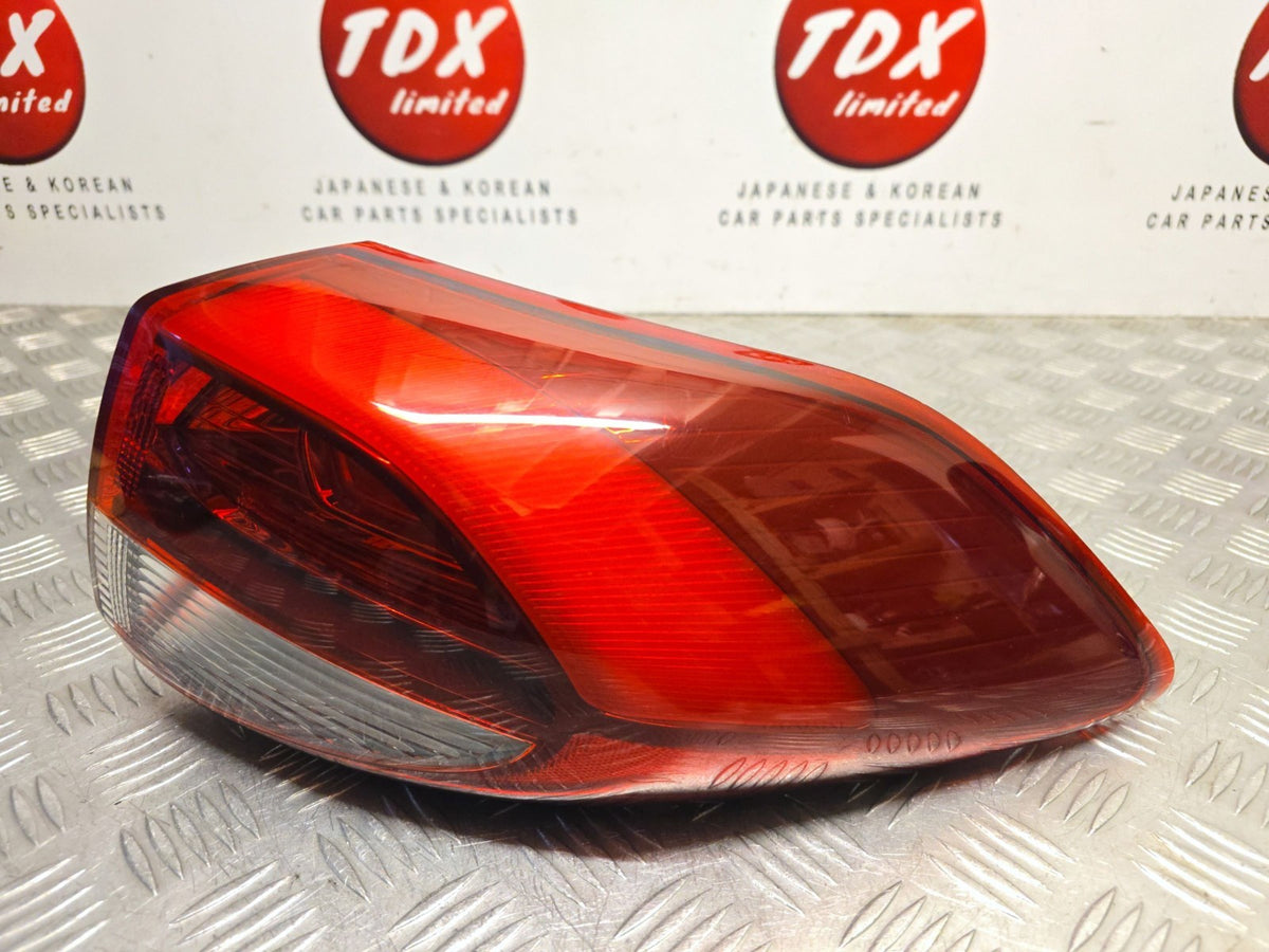 Hyundai Tucson MK3 2015-2018 Drivers Side Rear Outer Brake Light 92402-D7100 - photo 4 of 9