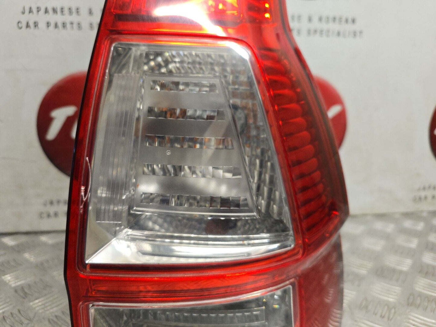 HONDA CR-V MK3 2006-2012 GENUINE DRIVERS SIDE REAR OUTER BODY BRAKE LIGHT LAMP