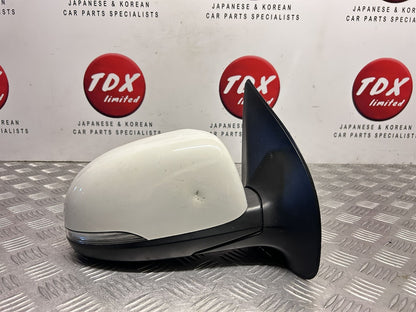 Hyundai i20 PB MK1 2012-2014 Driver Side 8 Pin Power Fold Door Mirror - photo 1 of 10