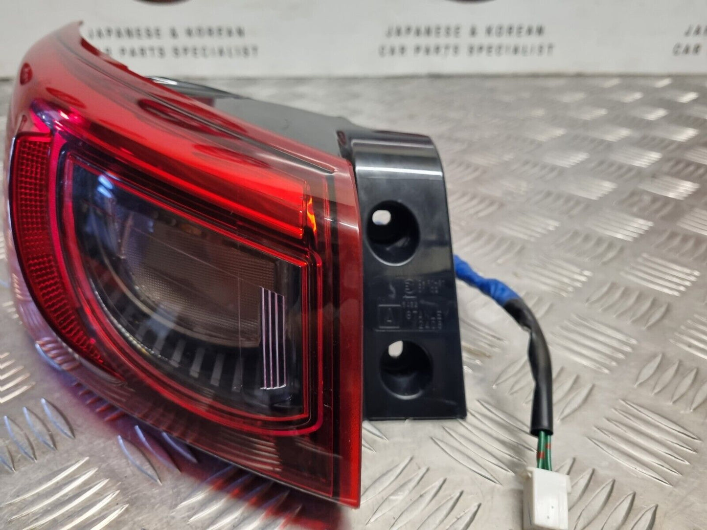 MAZDA CX-3 DK 2015-2020 GENUINE PASSENGERS SIDE REAR OUTER BRAKE LIGHT DB2R51160