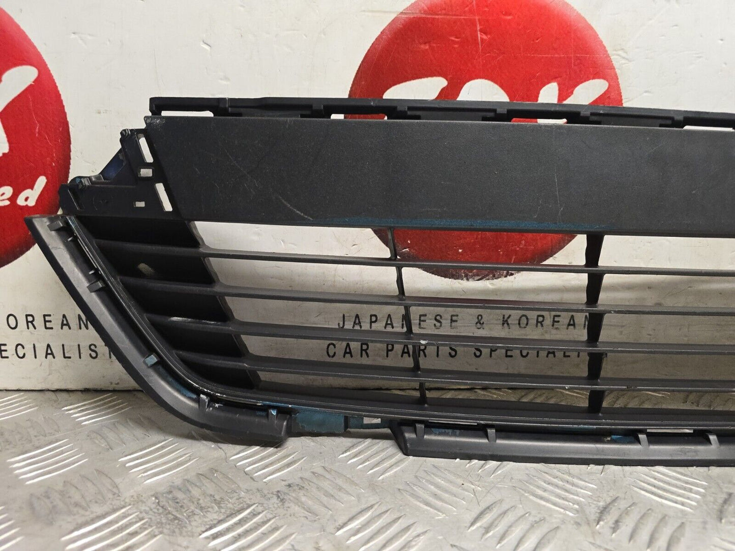 TOYOTA YARIS MK3 2012-2014 GENUINE FRONT LOWER CENTRE BUMPER GRILL 53112-0D210