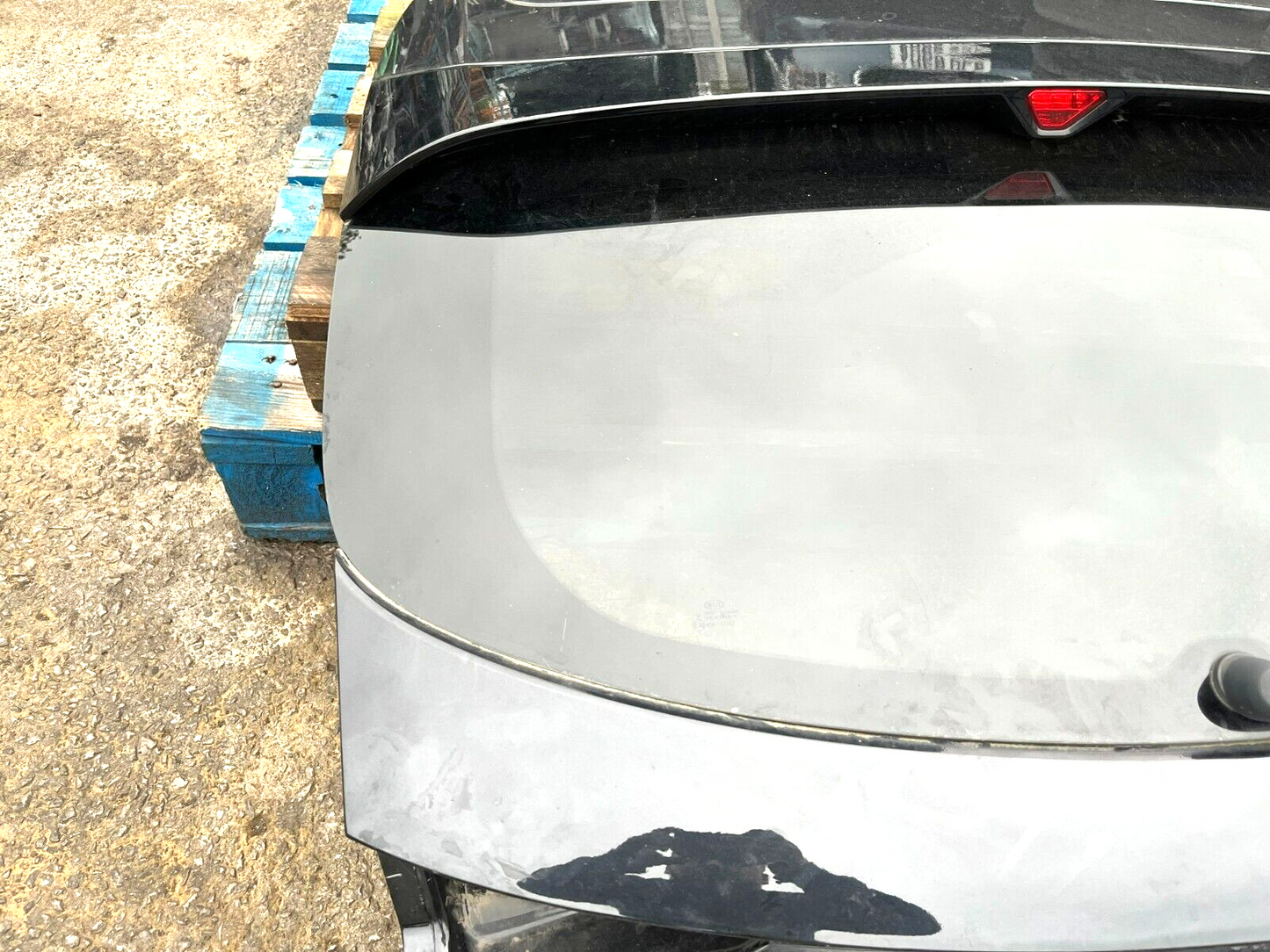 KIA PROCEED CD 2019-2023 GENUINE REAR BOOT TAILGATE SHELL 1K BLACK COLLECTION