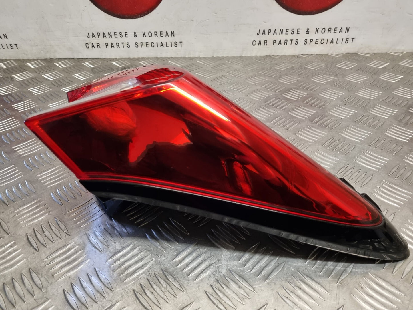 TOYOTA C-HR 2016-2019 PRE-FACELIFT GENUINE PASSENGERS REAR OUTER BRAKE LIGHT