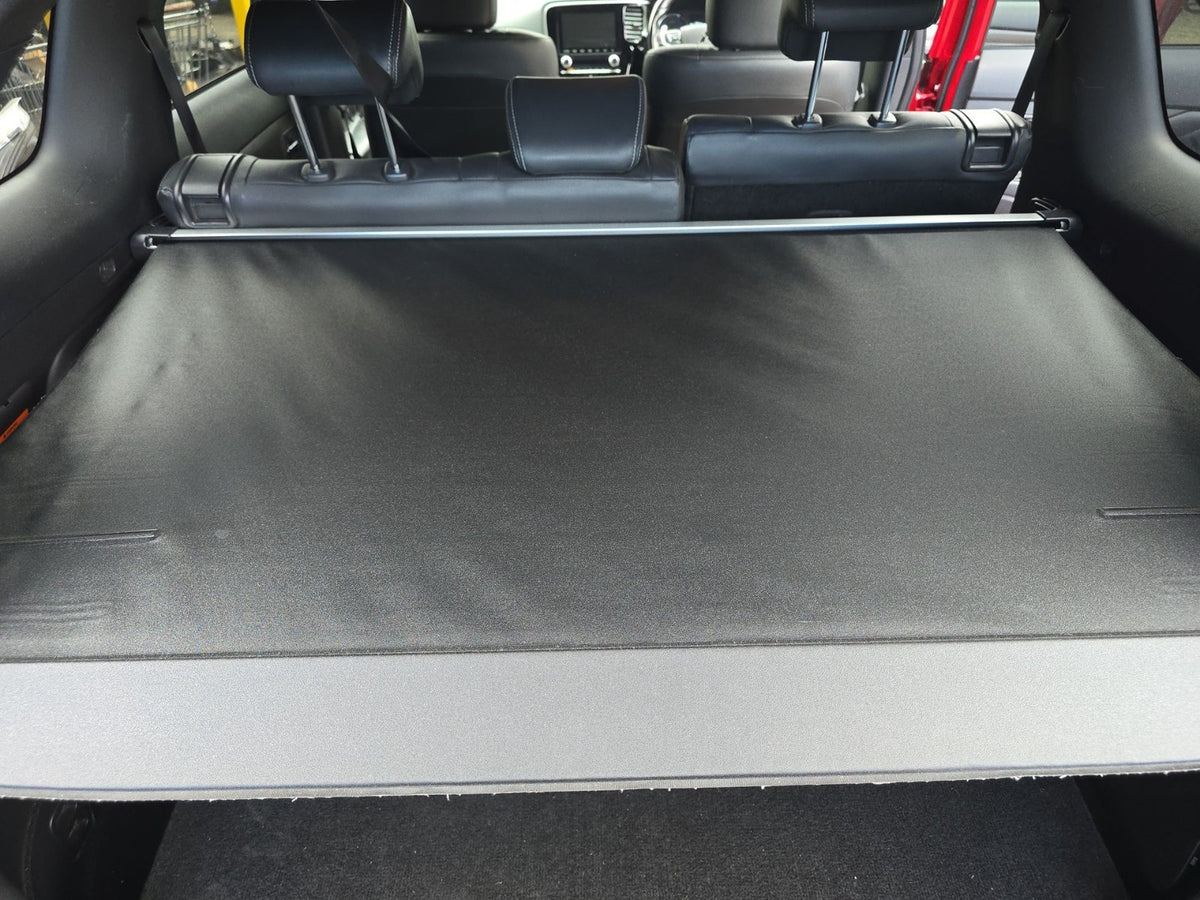 Mitsubishi Outlander 2013-2021 Retractable Manual Tail Parcel Shelf 7237A145XA - photo 2 of 11
