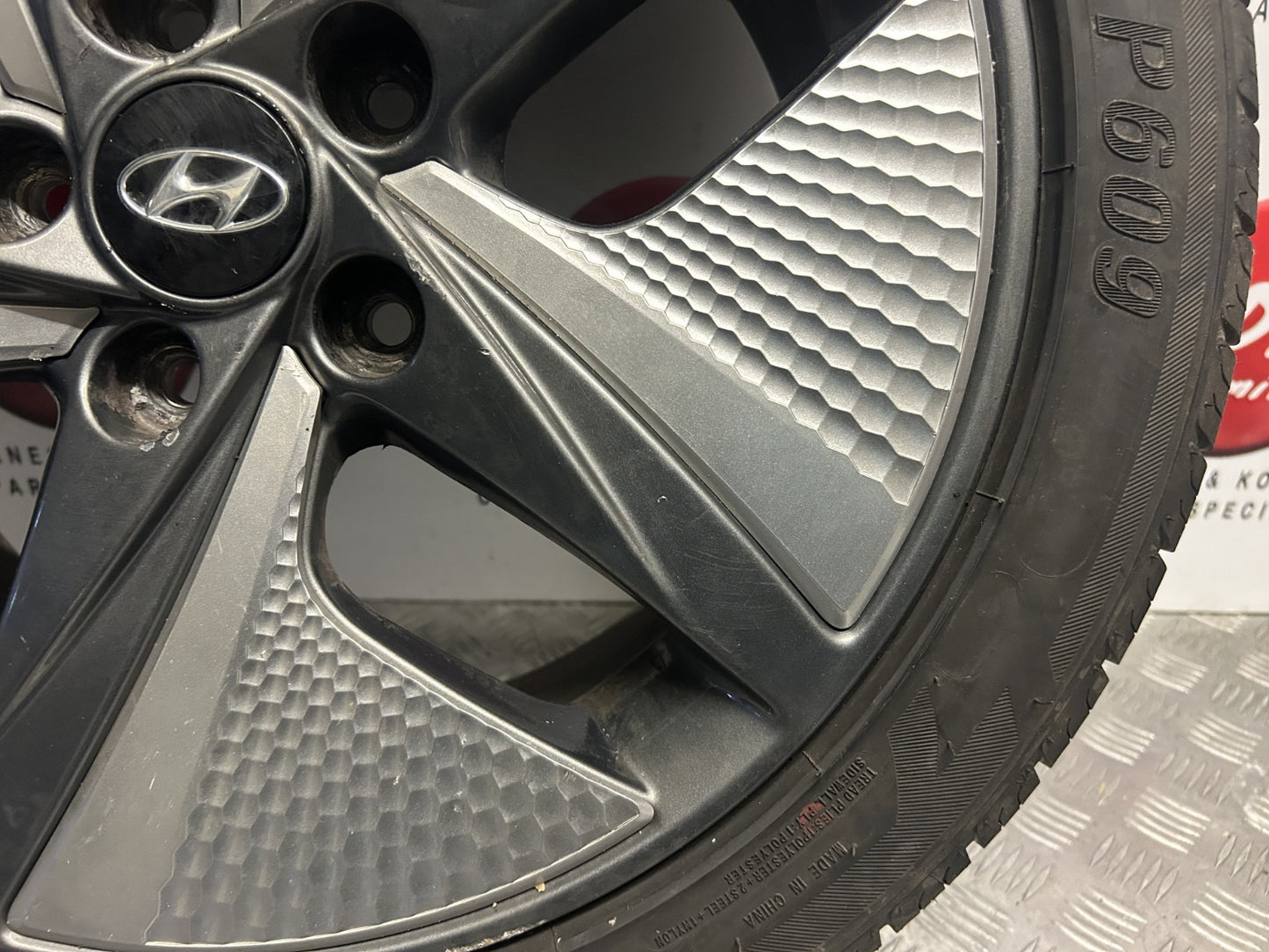 Hyundai Ioniq 2020-2022 Genuine 17" Alloy Wheel 7.36Mm Tyre 225/45/17 4