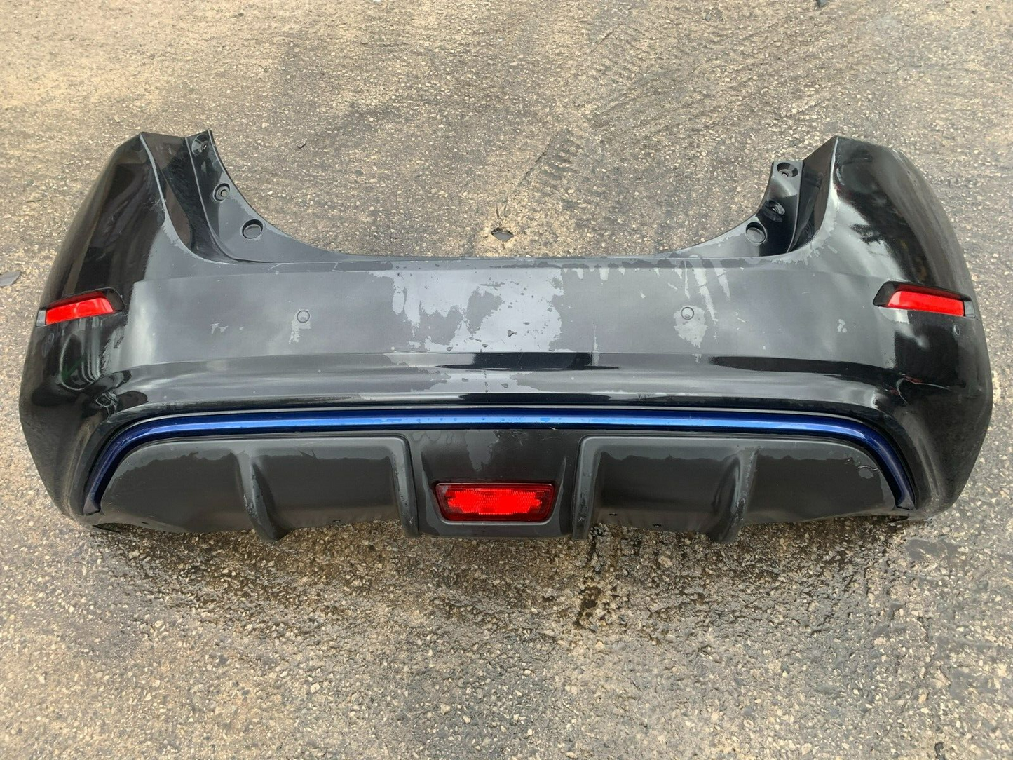 NISSAN LEAF 2017-2020 GENUINE REAR BUMPER BLACK BLUE TRIM COLLECTION