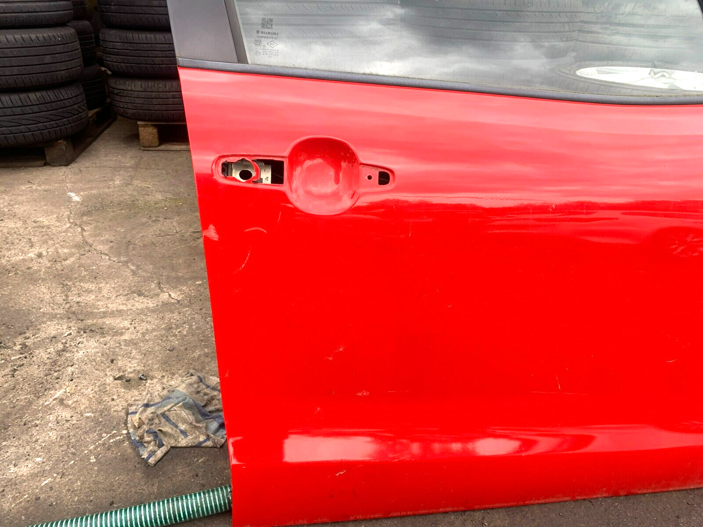 SUZUKI BALENO A1K MK2 2016-2019 GENUINE DRIVER SIDE FRONT COMPLETE DOOR Z4Q RED