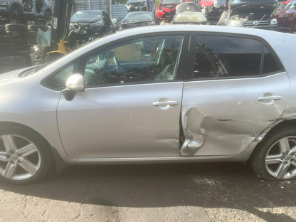 2010 TOYOTA AURIS T SPIRIT MK1 E150 1.6 PETROL 6 SPEED MANUAL VEHICLE FOR BREAKING AND PARTS