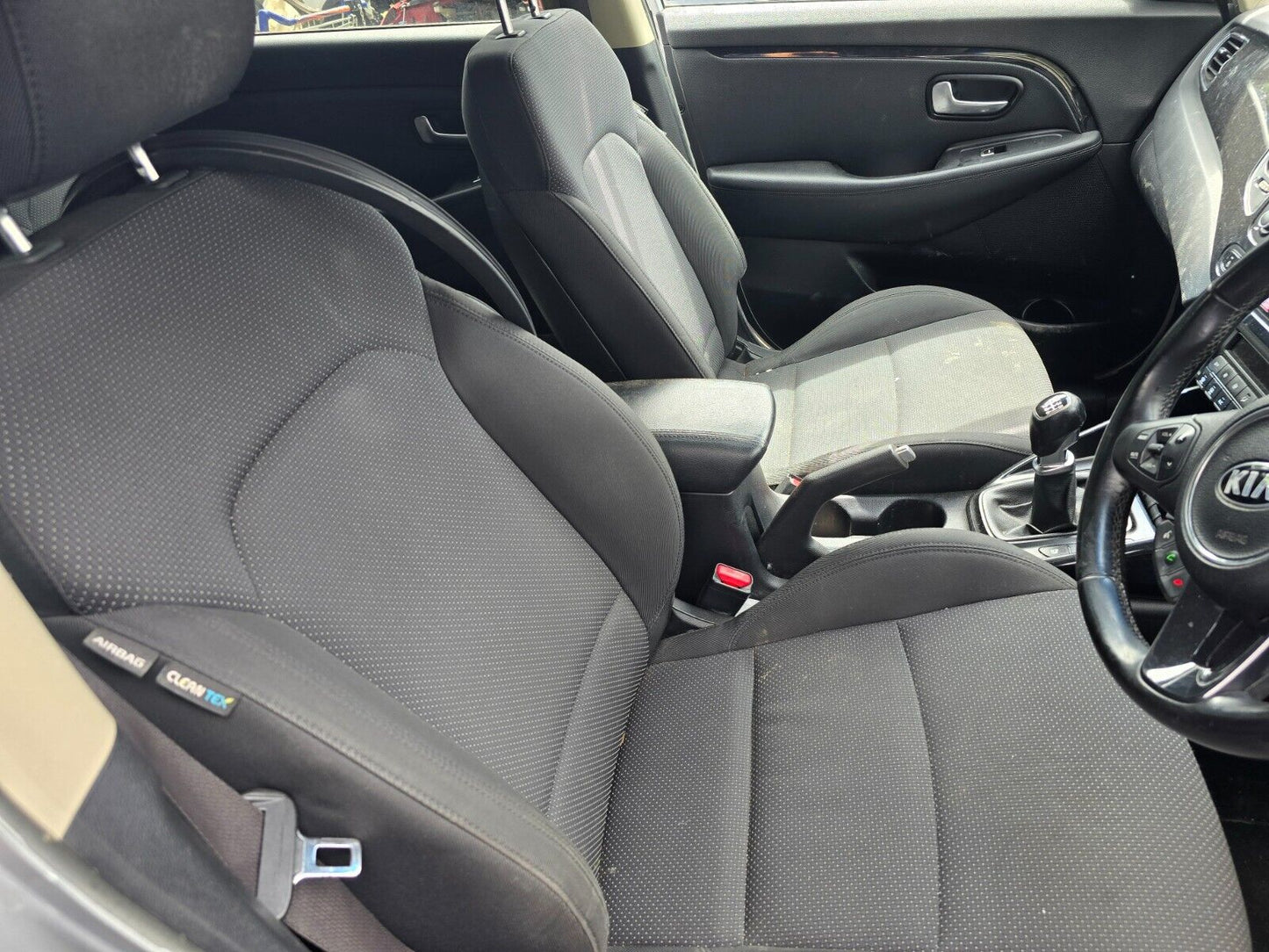 2014 KIA CARENS 2 (RP) MK3 ECODYNAMICS 1.7 DIESEL 6 SPEED MANUAL VEHICLE FOR BREAKING AND PARTS