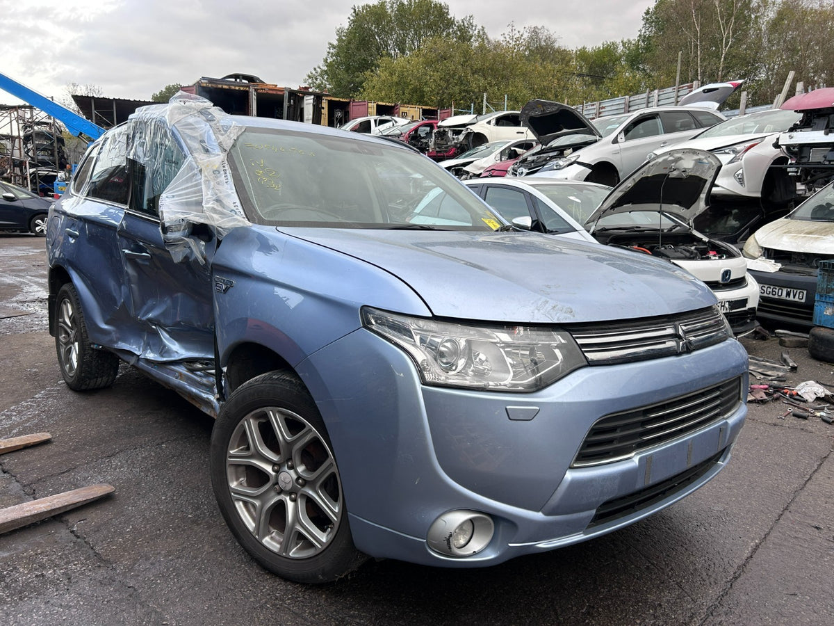 Mitsubishi Outlander GG2W MK3 2013-2015 Genuine Front Bumper U21A Bluish Silver - photo 3 of 3