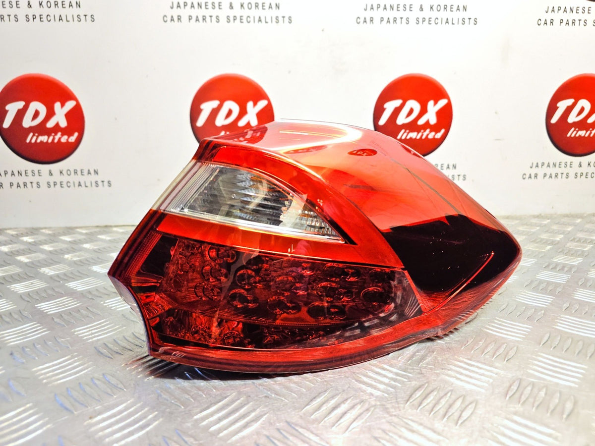 Kia Ceed JD MK2 Hatchback 2016-2018 Drivers Rear Outer Brake Light 92402-A2200 - photo 1 of 8