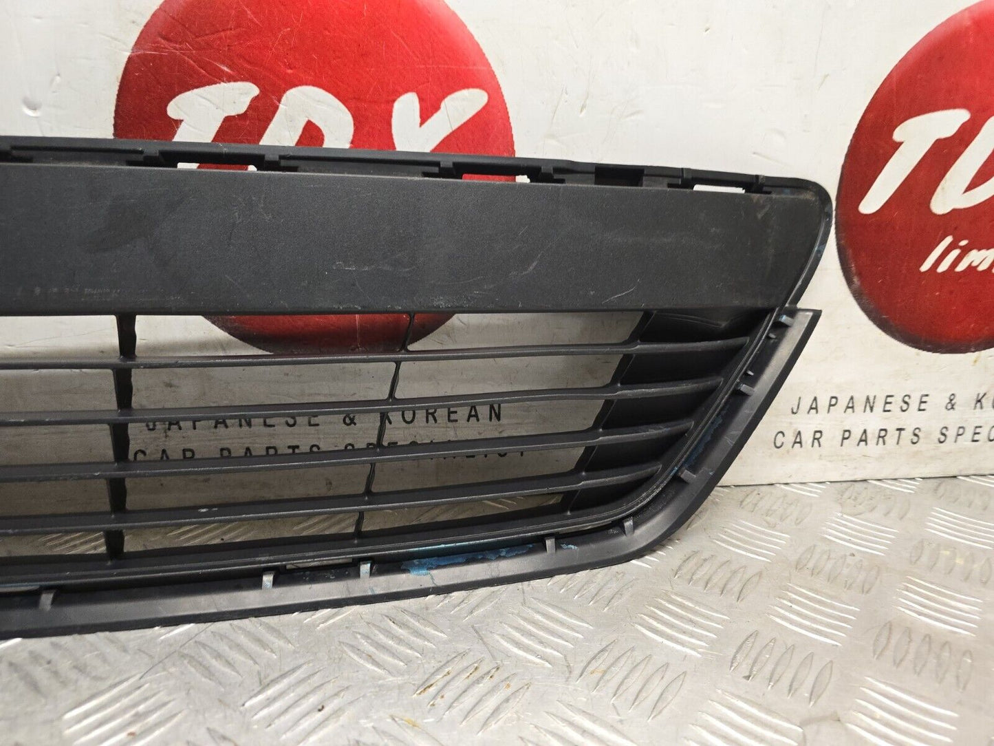 TOYOTA YARIS MK3 2012-2014 GENUINE FRONT LOWER CENTRE BUMPER GRILL 53112-0D210