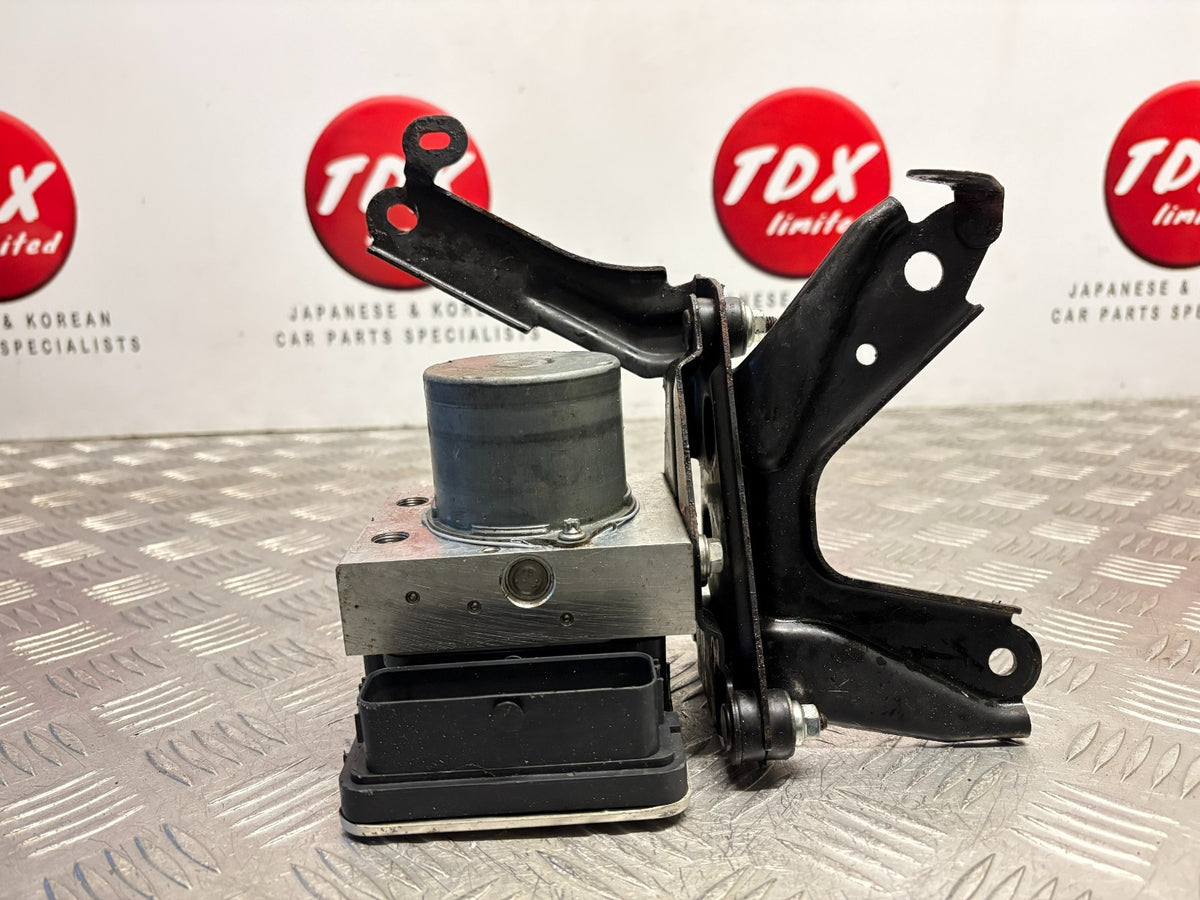Toyota Yaris XP210 MK4 2020-2023 1.5 Hybrid ABS Pump 0 265 291 658/44510-K0150 - photo 3 of 10