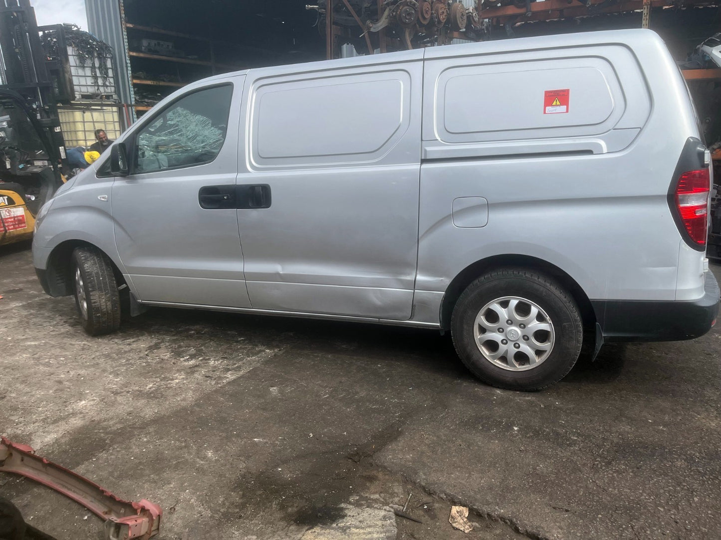 2010 HYUNDAI ILOAD (TQ) COMFORT 2.5 DIESEL 5 SPEED MANUAL PANEL VAN VEHICLE FOR BREAKING AND PARTS
