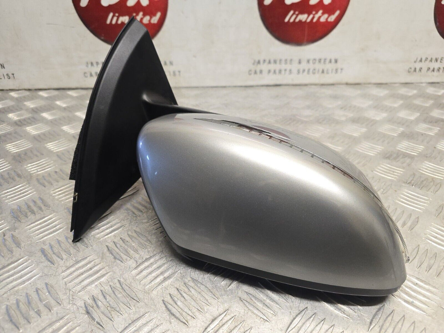 NISSAN QASHQAI J11 2014-2021 GENUINE DRIVERS SIDE POWER FOLD MIRROR KY0 SILVER