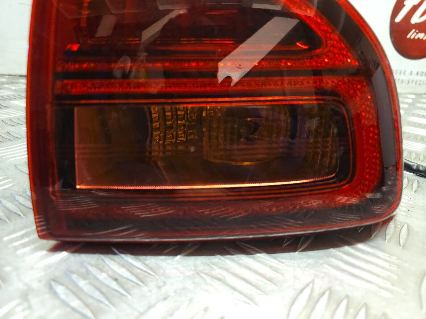 KIA NIRO DE 2020-2022 MK1 FACELIFT GENUINE DRIVERS REAR OUTER LED BRAKE LIGHT