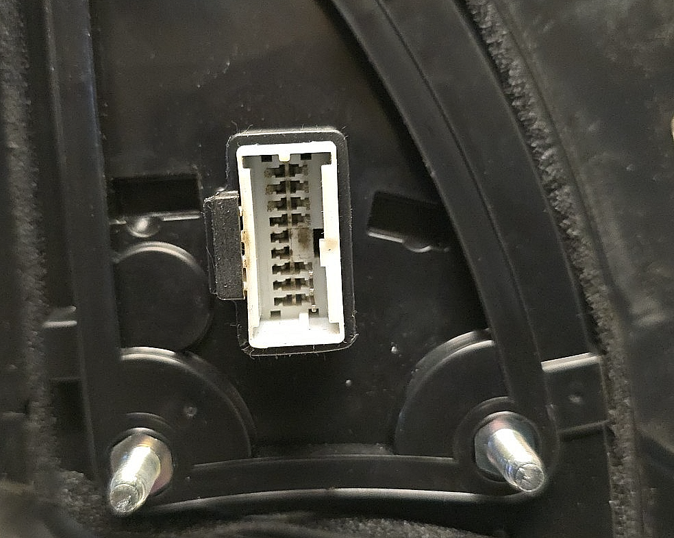 47197932