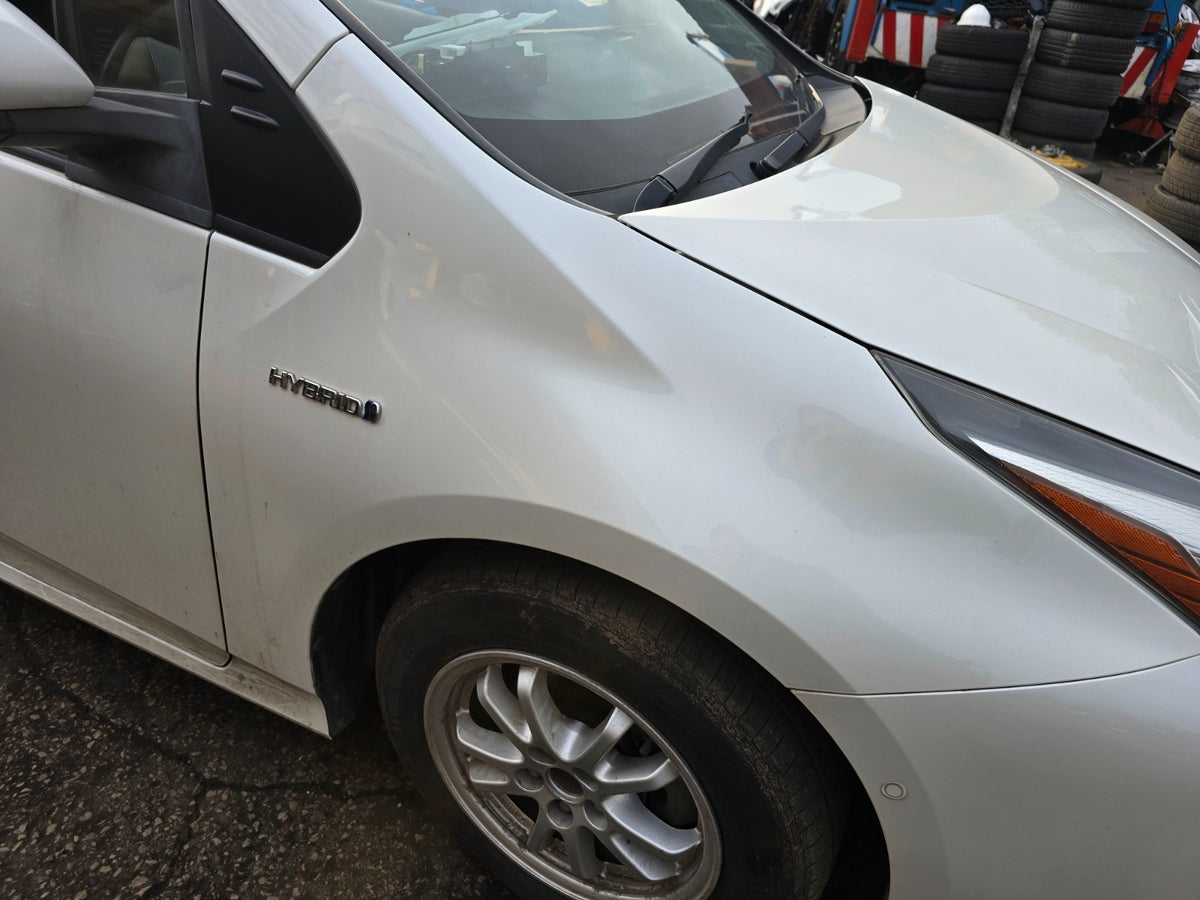 Toyota Prius Hybrid 2016-2018 Complete Front End Parts Bumper Bonnet Headlights - photo 3 of 3