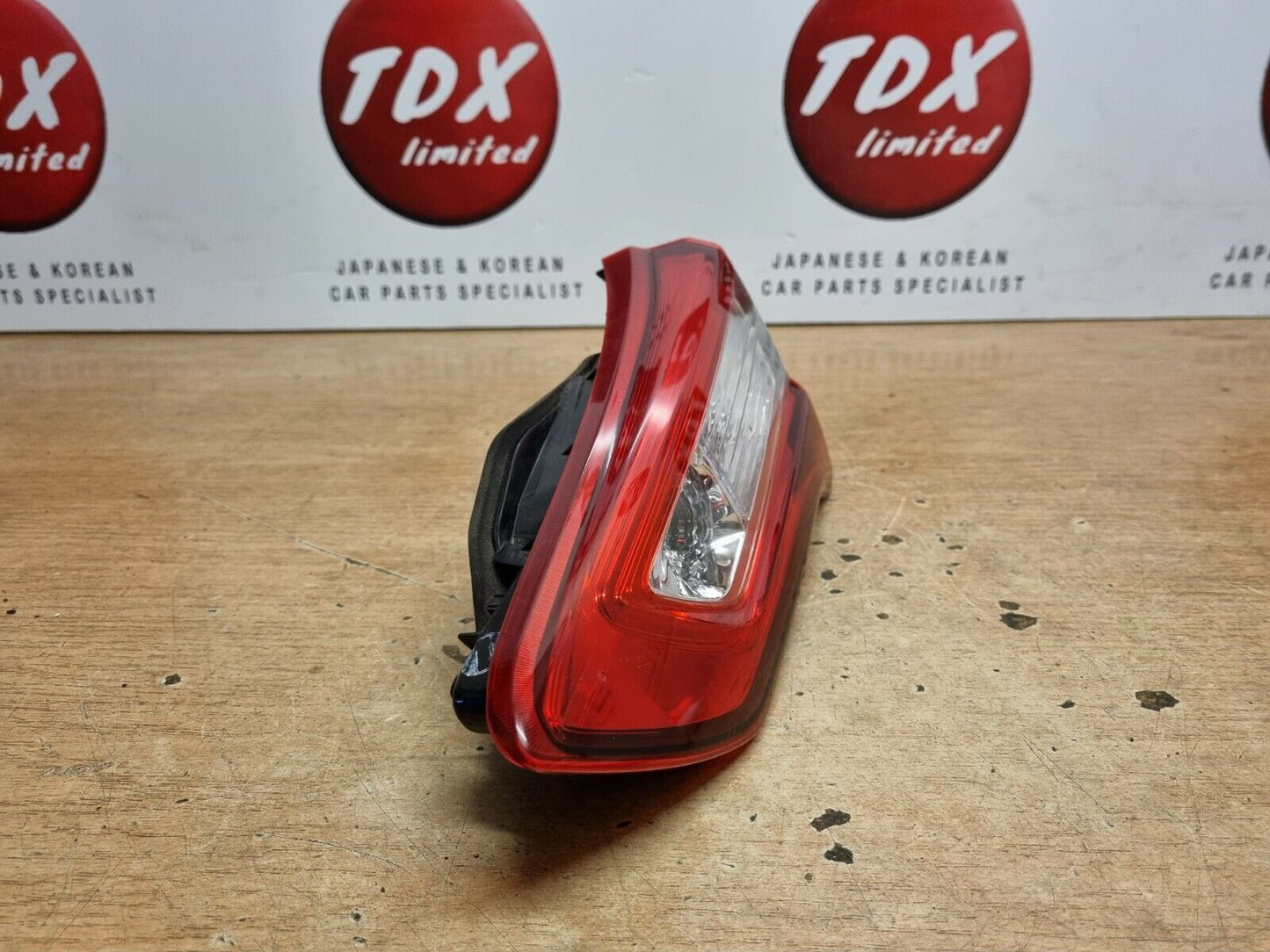 TOYOTA YARIS MK3 2017-2020 FACELIFT GENUINE DRIVERS SIDE REAR LED TAILGATE LIGHT