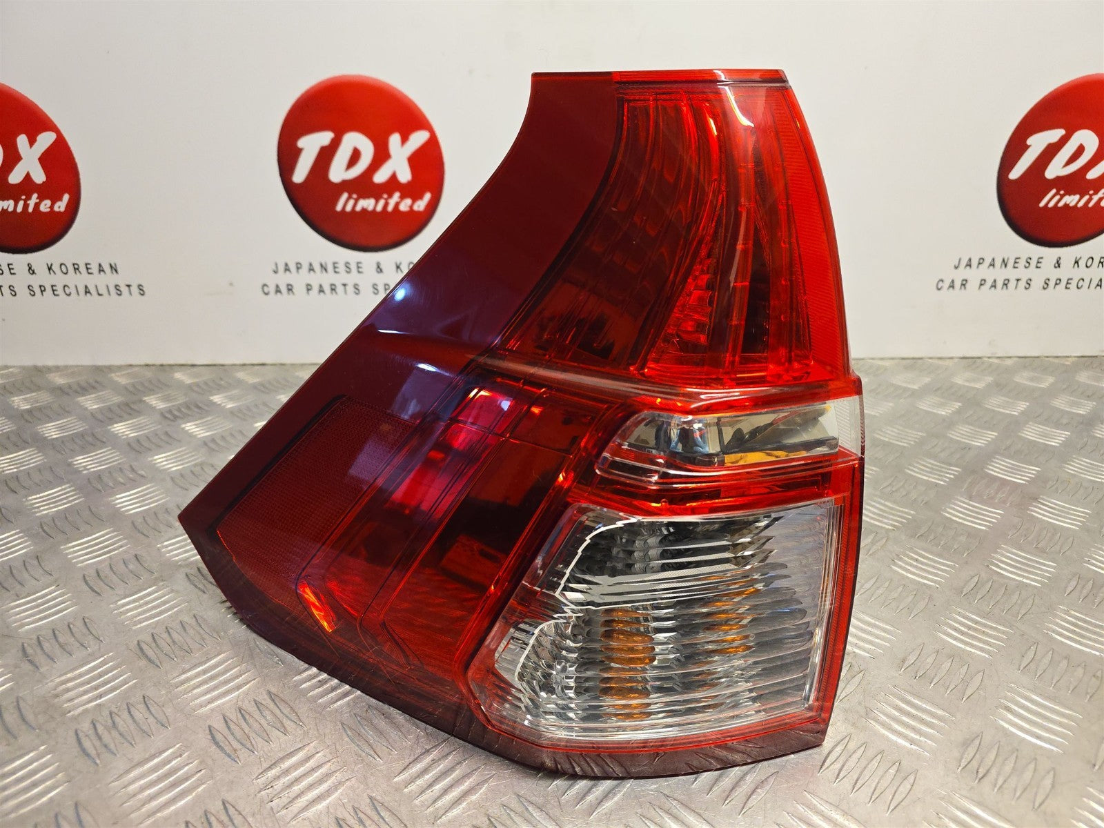 Honda Cr-V Mk4 2015-2018 Genuine Passengers Side Rear Outer Brake Light Lamp 1
