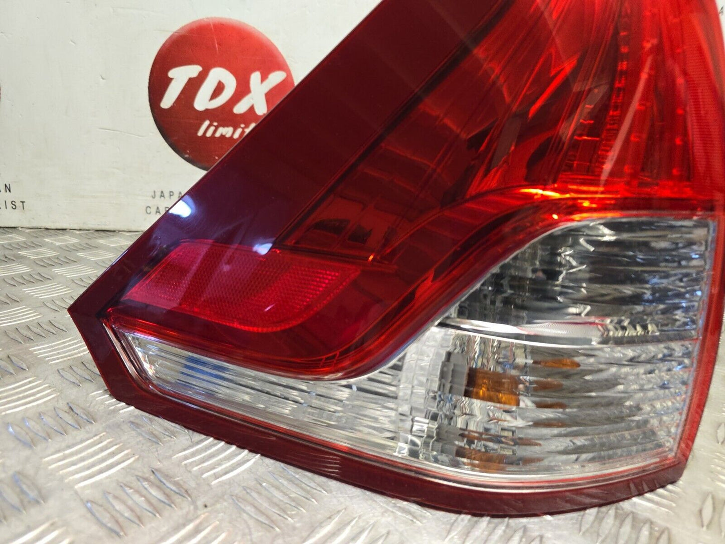 HONDA CR-V RM MK4 2013-2015 GENUINE PASSENGERS SIDE REAR OUTER BRAKE LIGHT LAMP