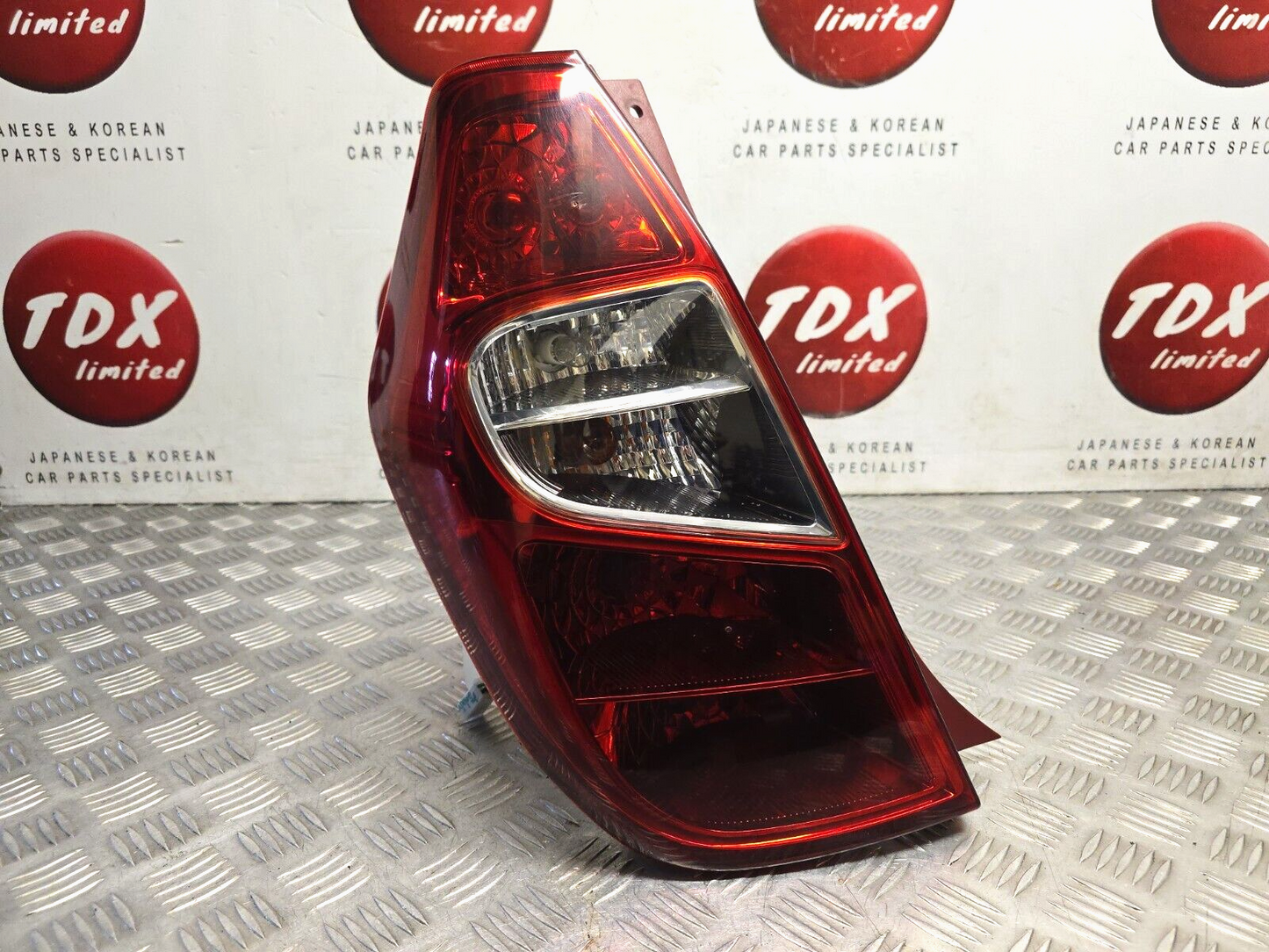 HYUNDAI I10 2011-2013 MK1 FACELIFT PASSENGER SIDE REAR BODY BRAKE LIGHT LAMP