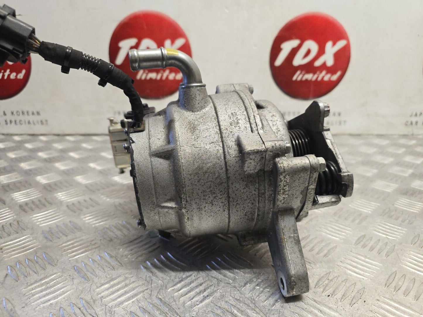 KIA NIRO DE 2017-2022 1.6 HYBRID GENUINE ALTERNATOR GENERATOR + PULLEY