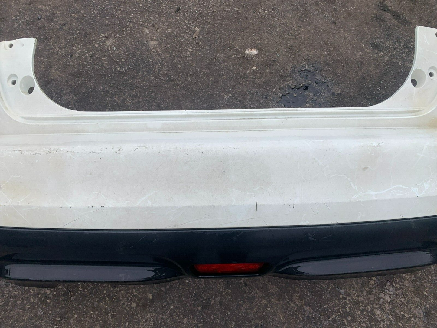 NISSAN JUKE F15 2010-2014 GENUINE PRE-FACELIFT REAR BUMPER WHITE COLLECTION