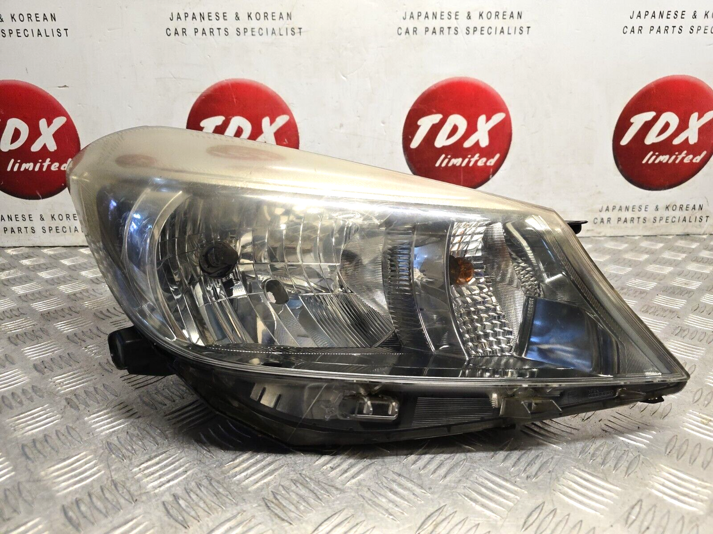 TOYOTA YARIS MK3 2012-2014 PREFACELIFT GENUINE DRIVERS SIDE HALOGEN HEADLIGHT