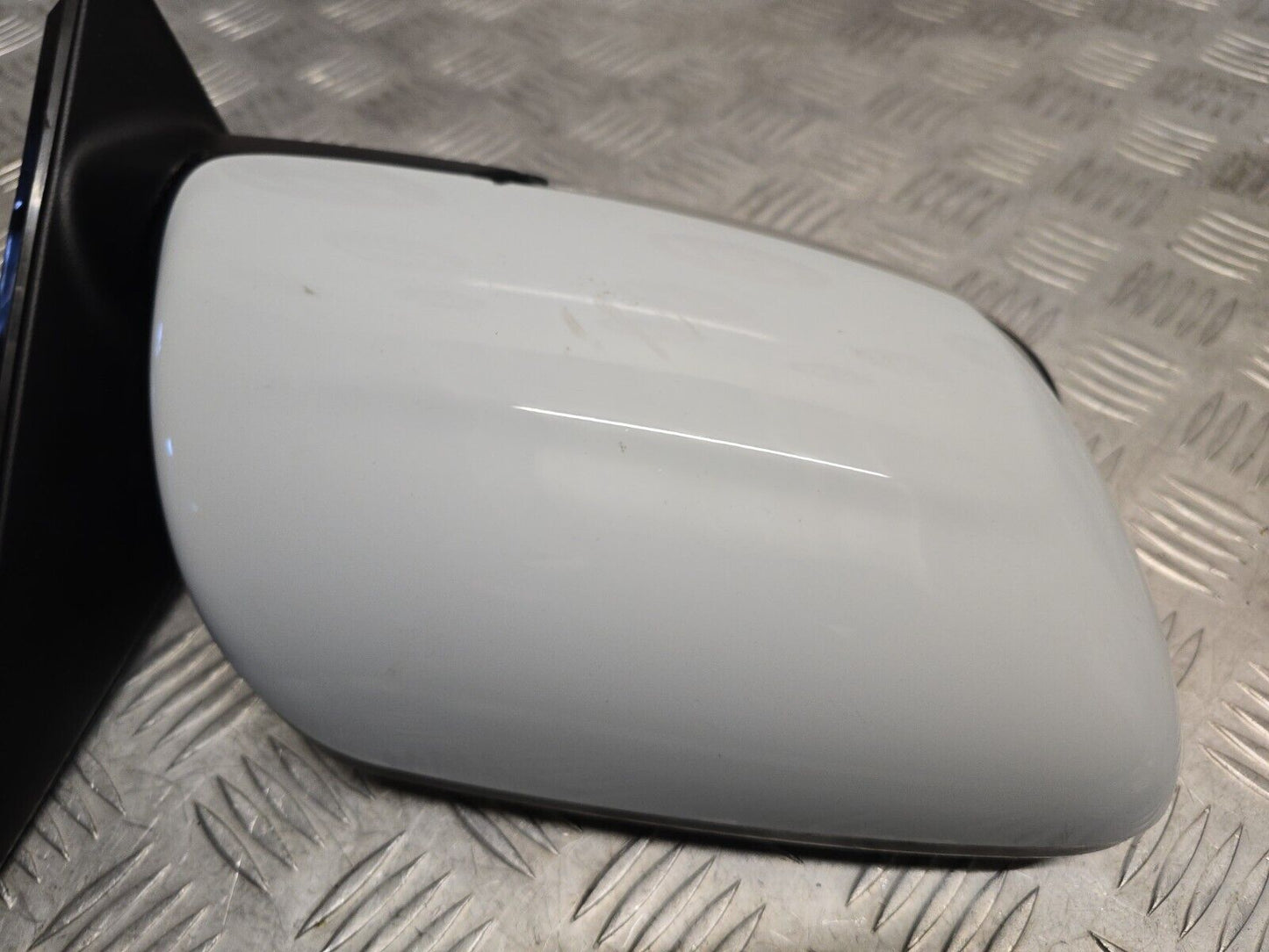 KIA VENGA YN 2010-2019 GENUINE DRIVERS SIDE POWER FOLD WING MIRROR WD CASA WHITE