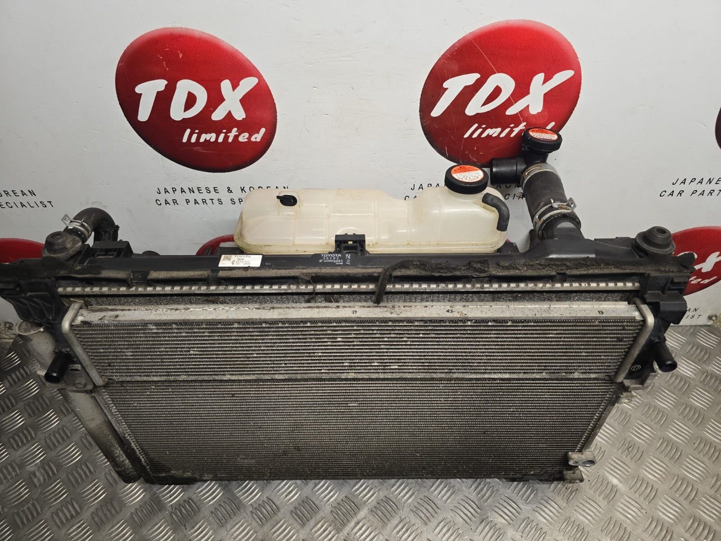 LEXUS IS300H MK3 2013-2020 2.5 HYBRID GENUINE COMPLETE RADIATOR RAD FAN PACK