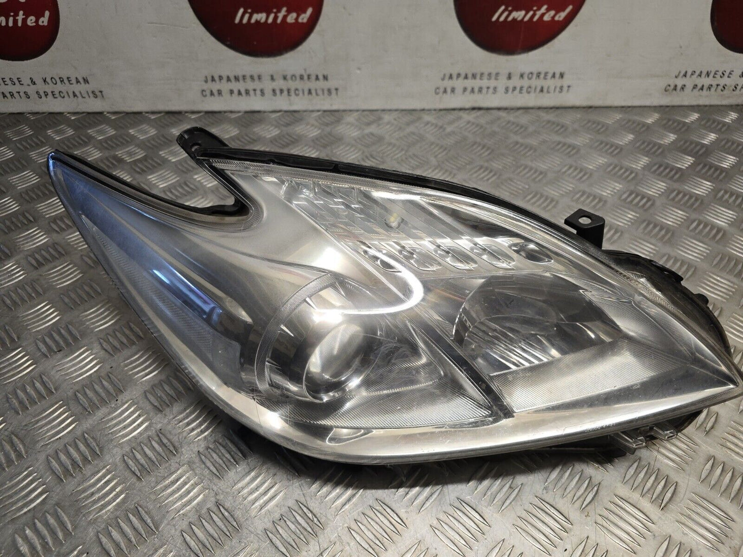 TOYOTA PRIUS MK3 2009-2015 GENUINE DRIVERS SIDE FRONT HALOGEN HEADLIGHT LAMP