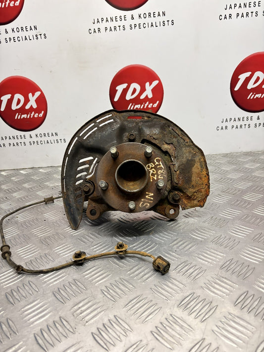 Toyota GT86 ZN6 MK1 Coupe 2.0 Petrol Passenger Side Front Hub - photo 1 of 6
