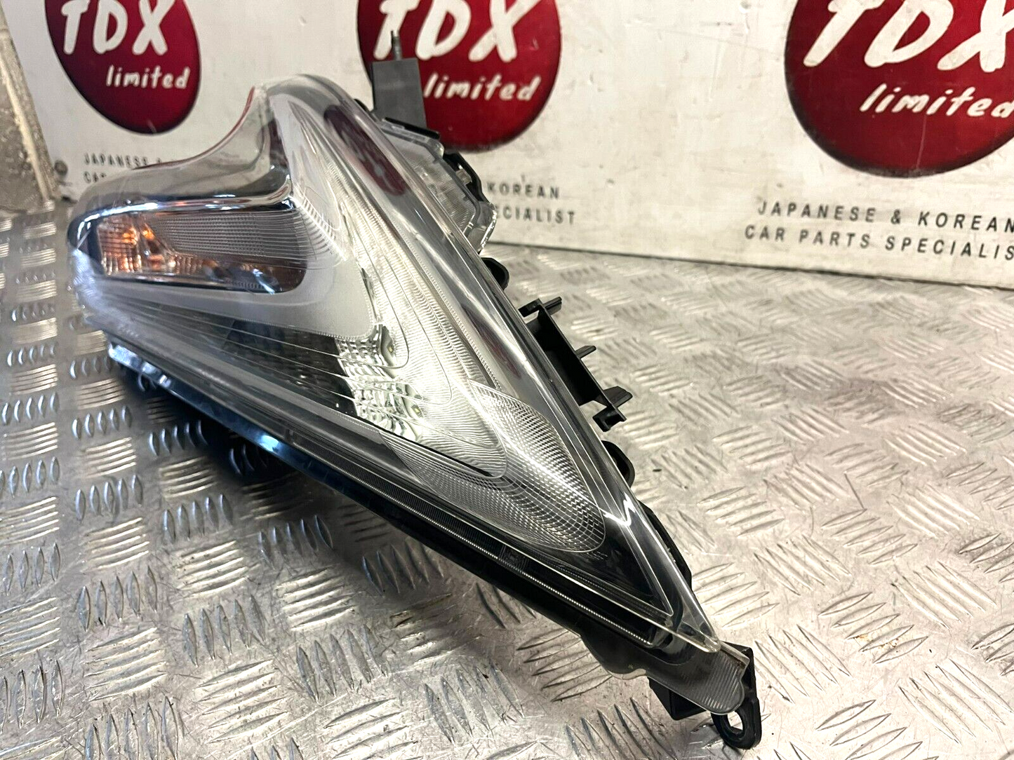 NISSAN JUKE F15 2014-2019 FACELIFT GENUINE PASSENGER SIDE UPPER HEADLIGHT